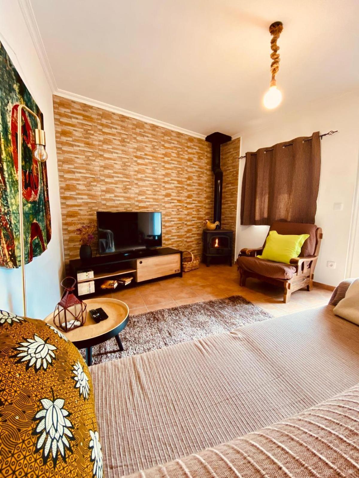 Casas Da Ribeira Guest House Seia Exterior photo